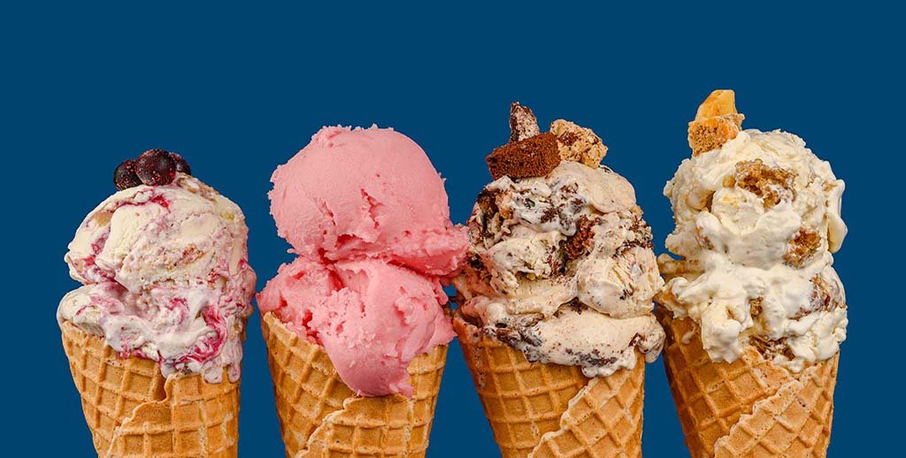 Søde isvafler med chokolade og fløde – en kilde til tilføjet sukker, der kan øge demensrisiko.